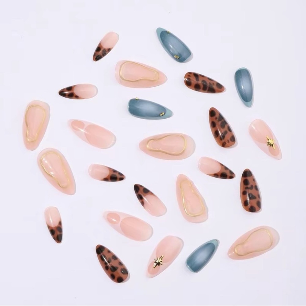 Leopard Print Fake Nails with Nail File & Tape, 24pcs/box - Picture 5 of 6